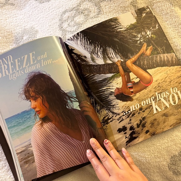 Reputation Album Magazine Poster without CD - Picture 3 of 4